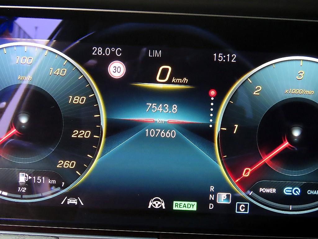벤츠 E 클래스 E-클래스 W213 E220d 4MATIC AMG라인 이미지 9