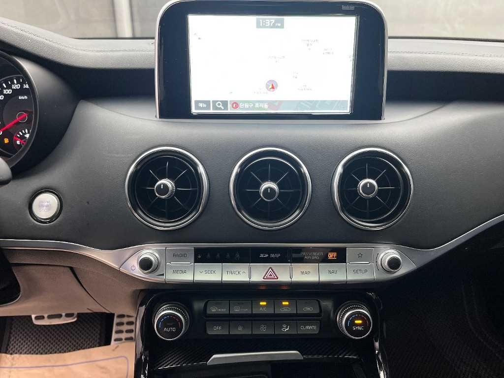 기아 스팅어 가솔린 2.0 터보 AWD 플래티넘 이미지 12