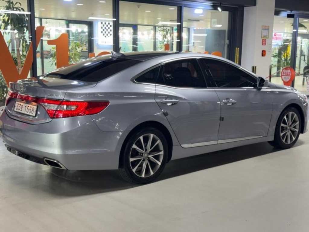 현대 그랜저 그랜저 HG HG300 PREMIUM 컬렉션 이미지 4