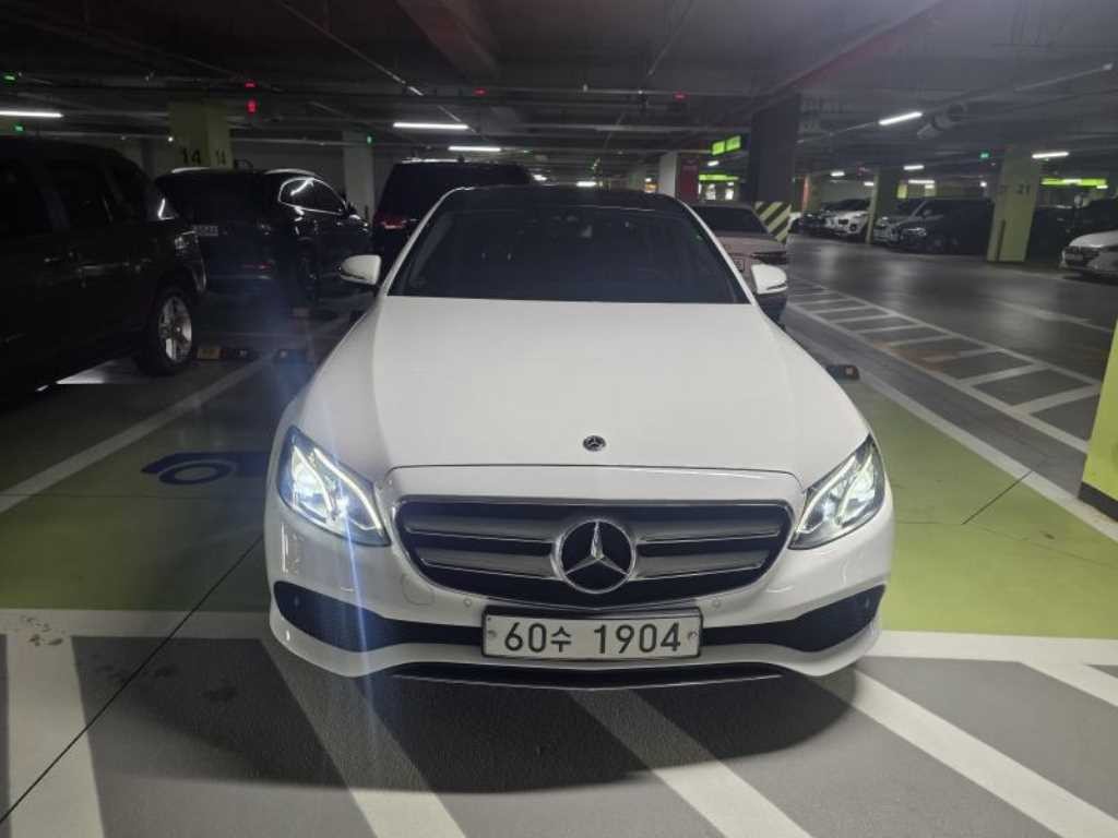 벤츠 E 클래스 E-클래스 W213 E200 아방가르드 이미지 1
