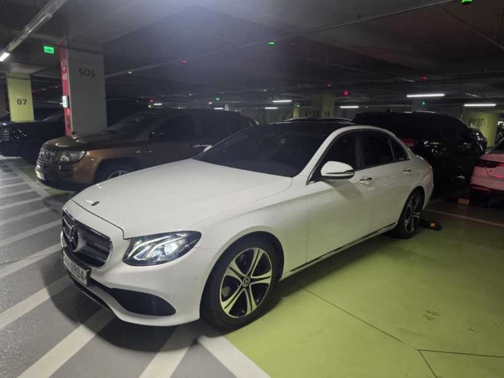 벤츠 E 클래스 E-클래스 W213 E200 아방가르드 이미지 2