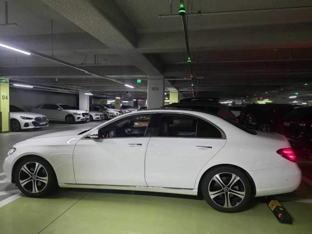 벤츠 E 클래스 E-클래스 W213 E200 아방가르드 이미지 3