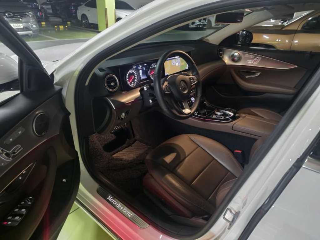 벤츠 E 클래스 E-클래스 W213 E200 아방가르드 이미지 6