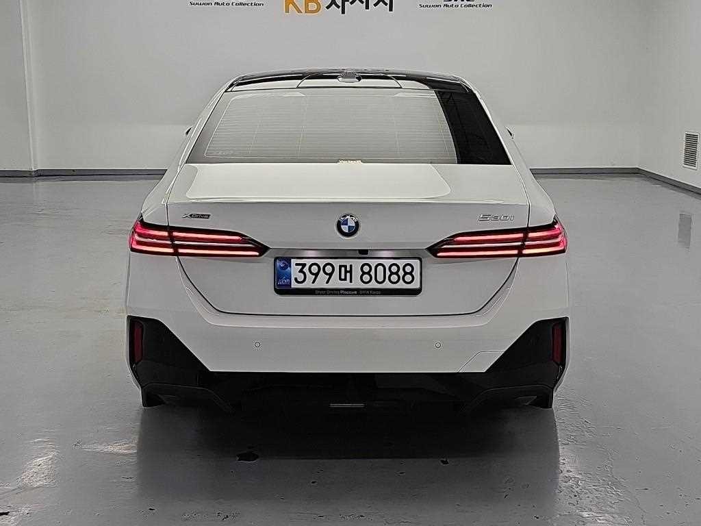 BMW 5시리즈 5시리즈 (G60) 530i xDrive M 스포츠 이미지 3