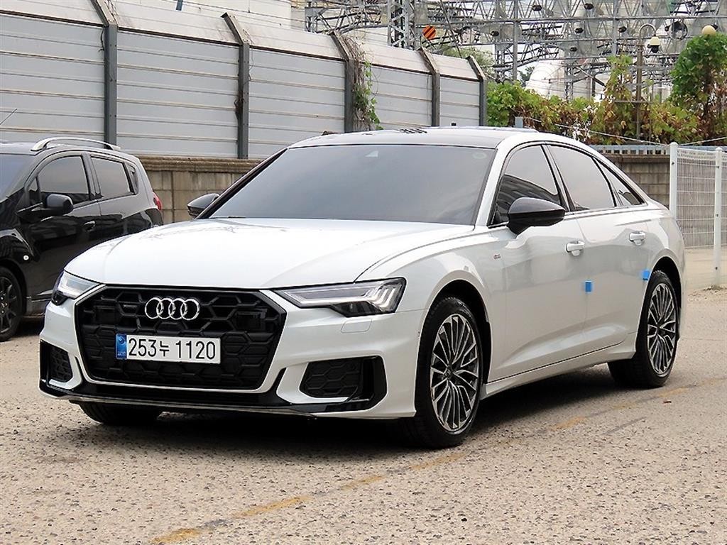 아우디 A6 A6 (C8) 45 TFSI 콰트로 프리미엄 이미지 2