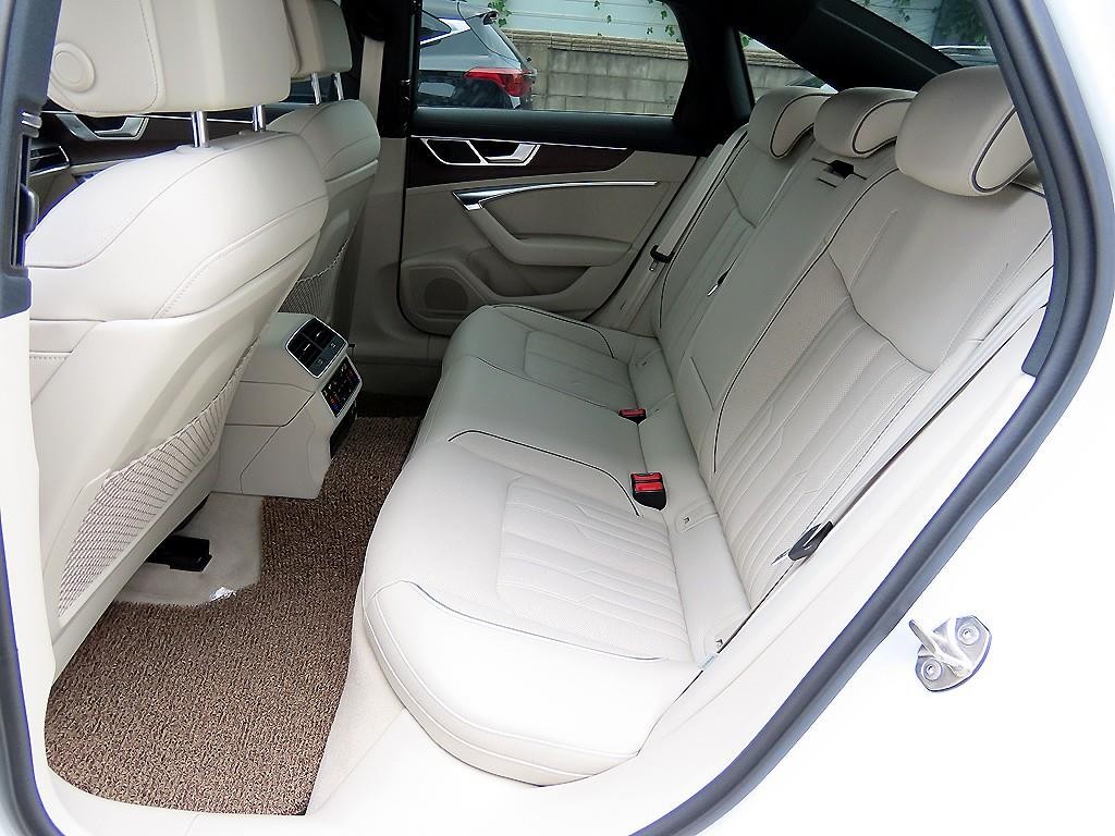 아우디 A6 A6 (C8) 45 TFSI 콰트로 프리미엄 이미지 6