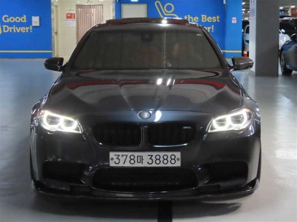 BMW 5시리즈 M5 (F90, F10) M5 세단 이미지 1