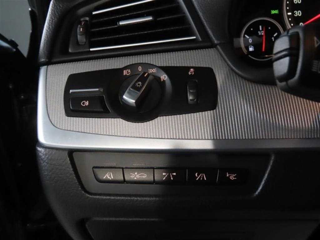 BMW 5시리즈 M5 (F90, F10) M5 세단 이미지 12