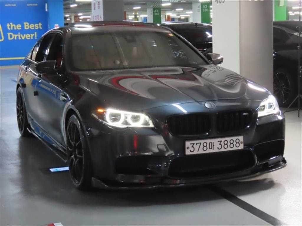 BMW 5시리즈 M5 (F90, F10) M5 세단 이미지 2