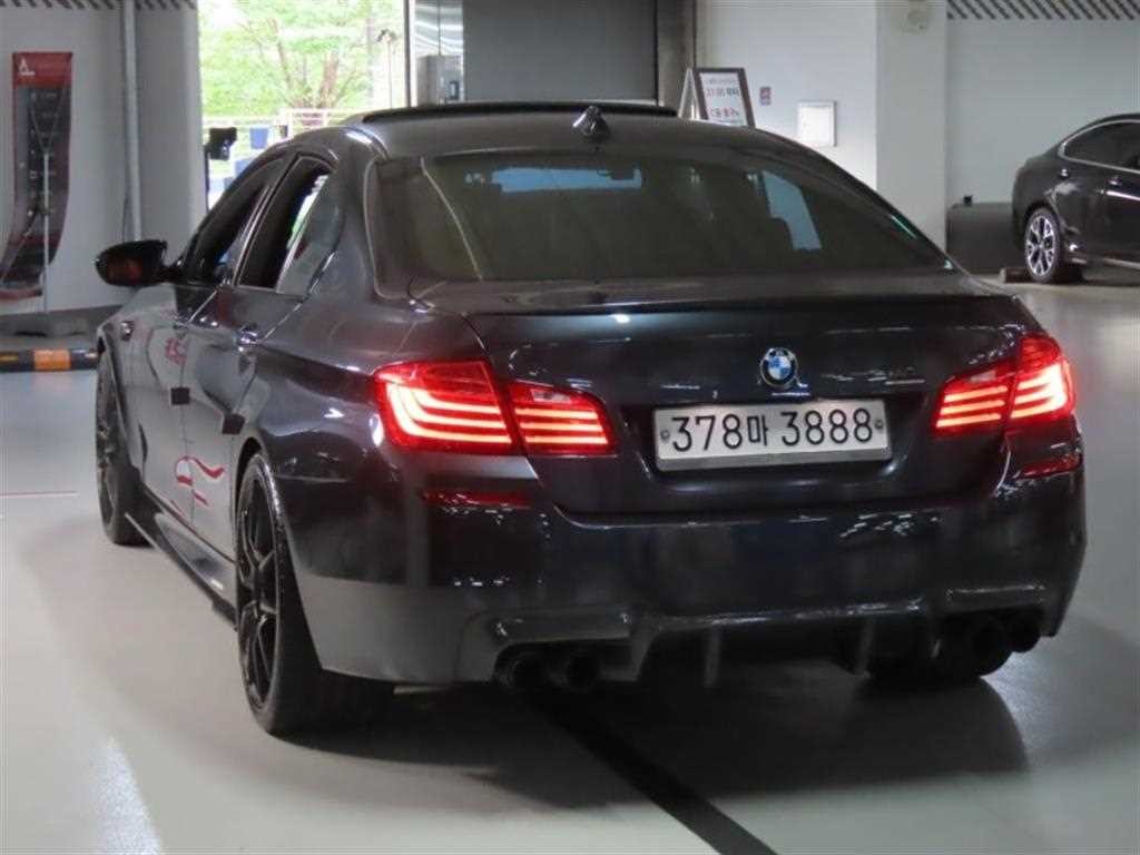 BMW 5시리즈 M5 (F90, F10) M5 세단 이미지 4