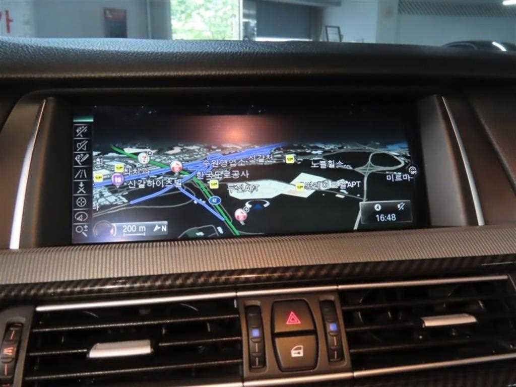 BMW 5시리즈 M5 (F90, F10) M5 세단 이미지 8