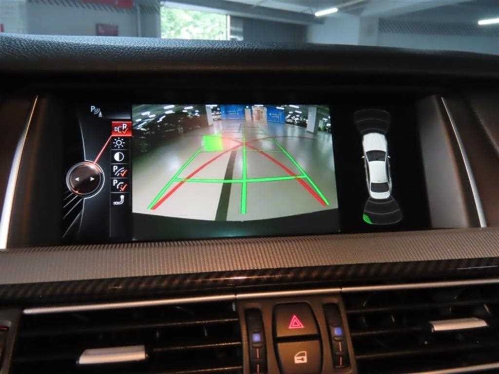 BMW 5시리즈 M5 (F90, F10) M5 세단 이미지 9