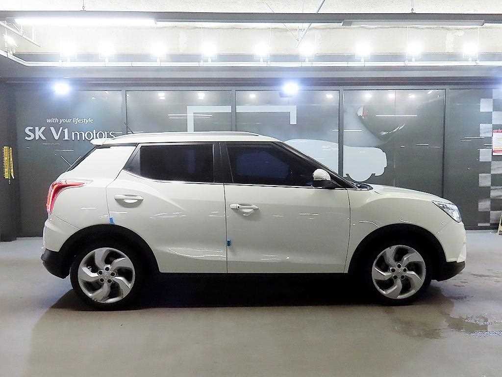KG모빌리티(쌍용) 티볼리 가솔린 4WD 1.6 LX 고급형 이미지 3