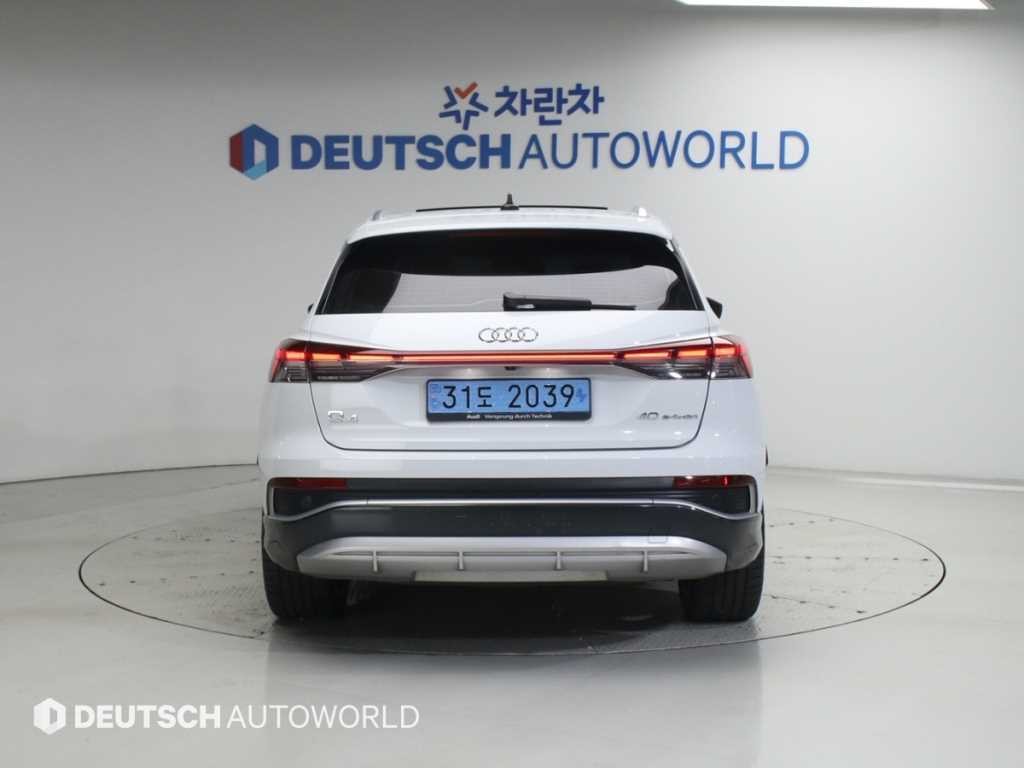 아우디 Q4 Q4 e-트론 40 프리미엄 이미지 4