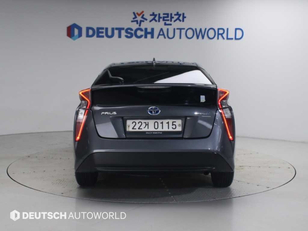 토요타 프리우스 프리우스 4세대 1.8 E 이미지 3