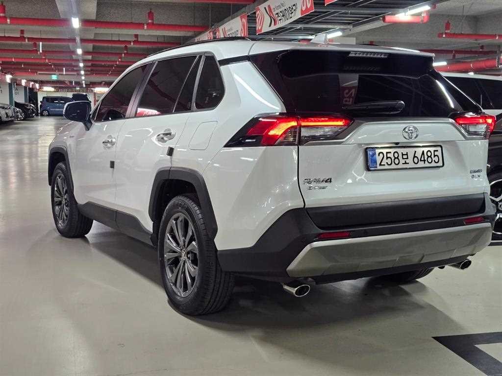 토요타 라브4 RAV4(5세대) 2.5 4WD 하이브리드 LTD 이미지 4