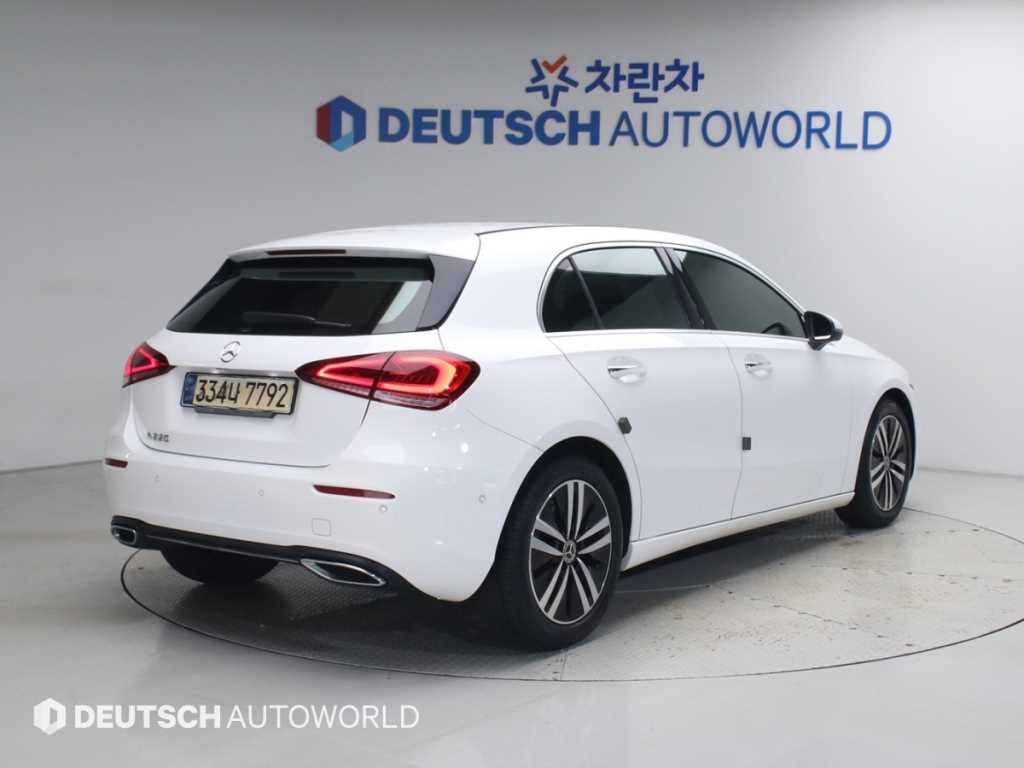 벤츠 A 클래스 A클래스 W177 A220 세단 이미지 2