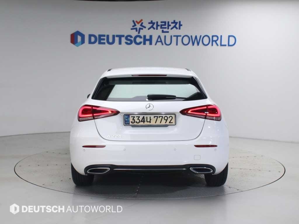 벤츠 A 클래스 A클래스 W177 A220 세단 이미지 4