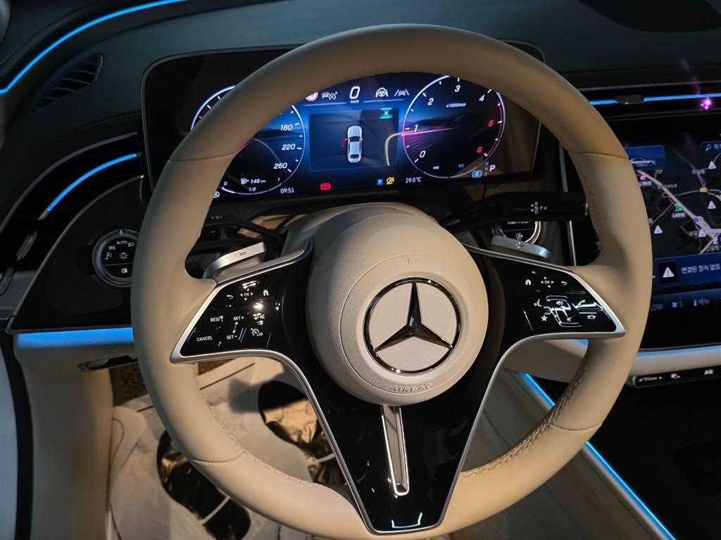 벤츠 E 클래스 E-클래스 W214 E220d 4MATIC 익스클루시브 이미지 12