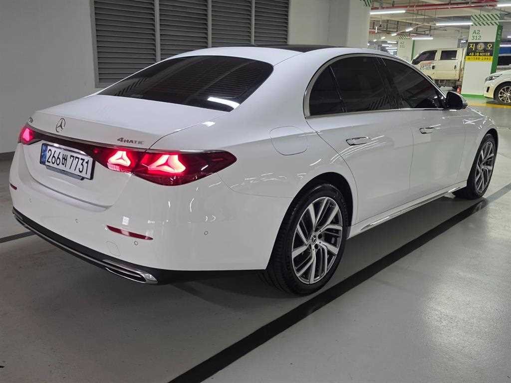 벤츠 E 클래스 E-클래스 W214 E220d 4MATIC 익스클루시브 이미지 2