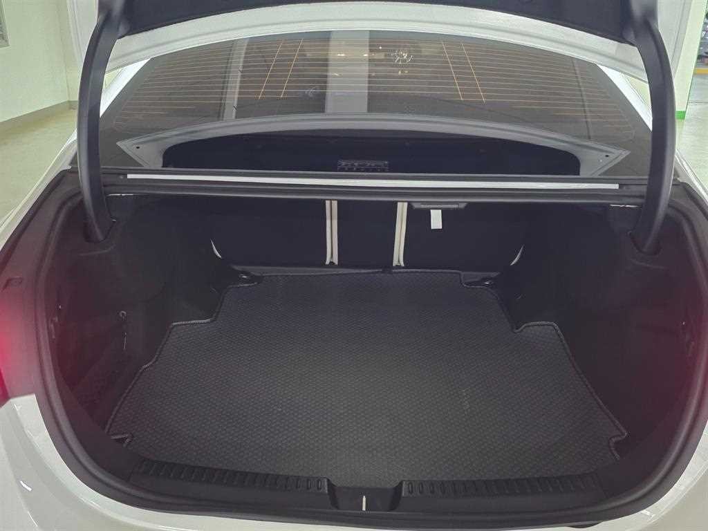 벤츠 E 클래스 E-클래스 W214 E220d 4MATIC 익스클루시브 이미지 6