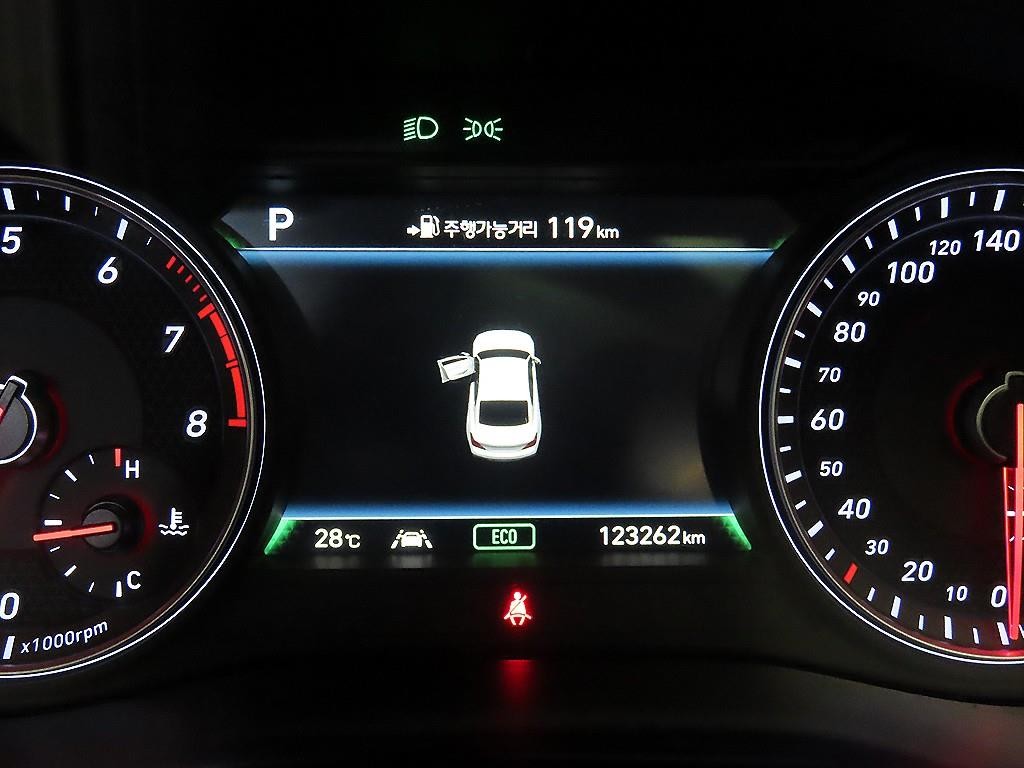 제네시스 G70 2.0T AWD 스포츠 패키지 이미지 9