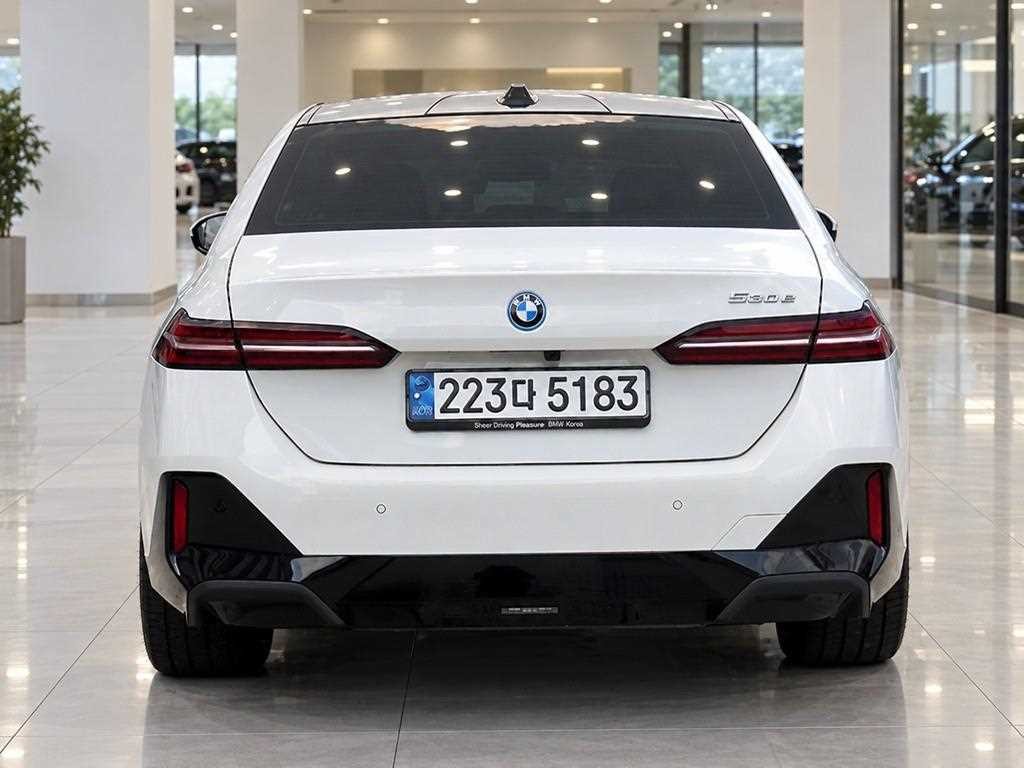 BMW 5시리즈 5시리즈 (G60) 530e M 스포츠 이미지 4