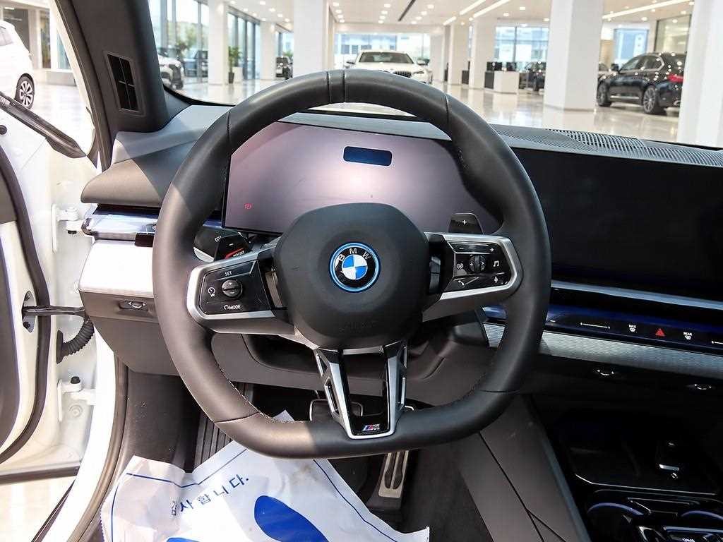 BMW 5시리즈 5시리즈 (G60) 530e M 스포츠 이미지 8