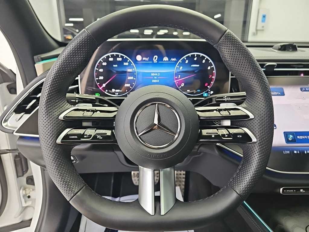 벤츠 E 클래스 E-클래스 W214 E300 4MATIC AMG Line 이미지 9