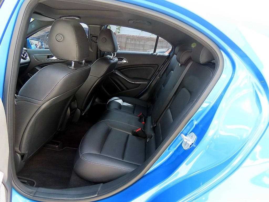 벤츠 A 클래스 A클래스 W176 A200 이미지 6
