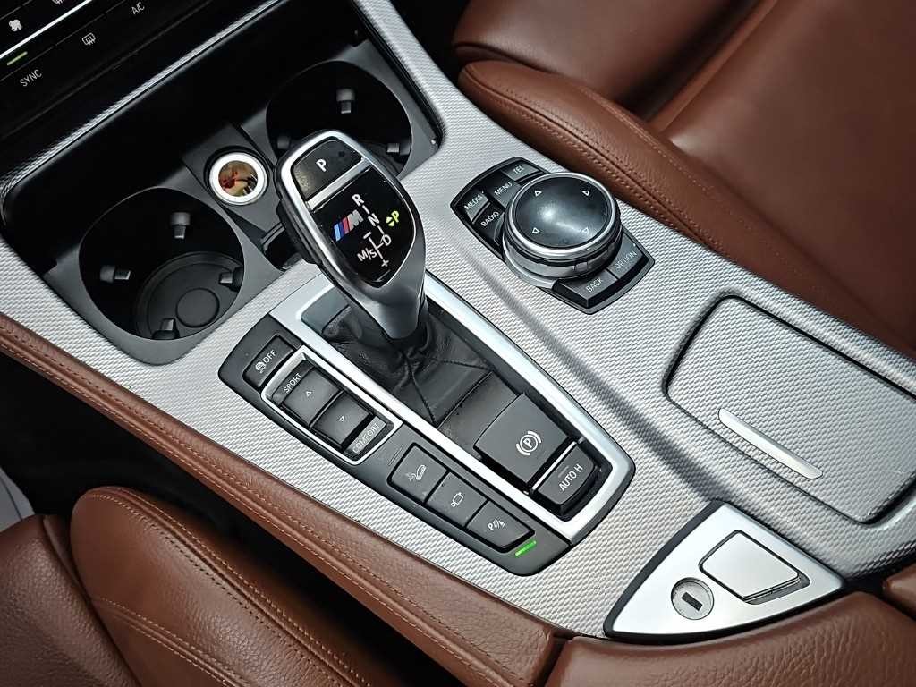 BMW 5시리즈 5시리즈 (F10) M550d xDrive 이미지 8