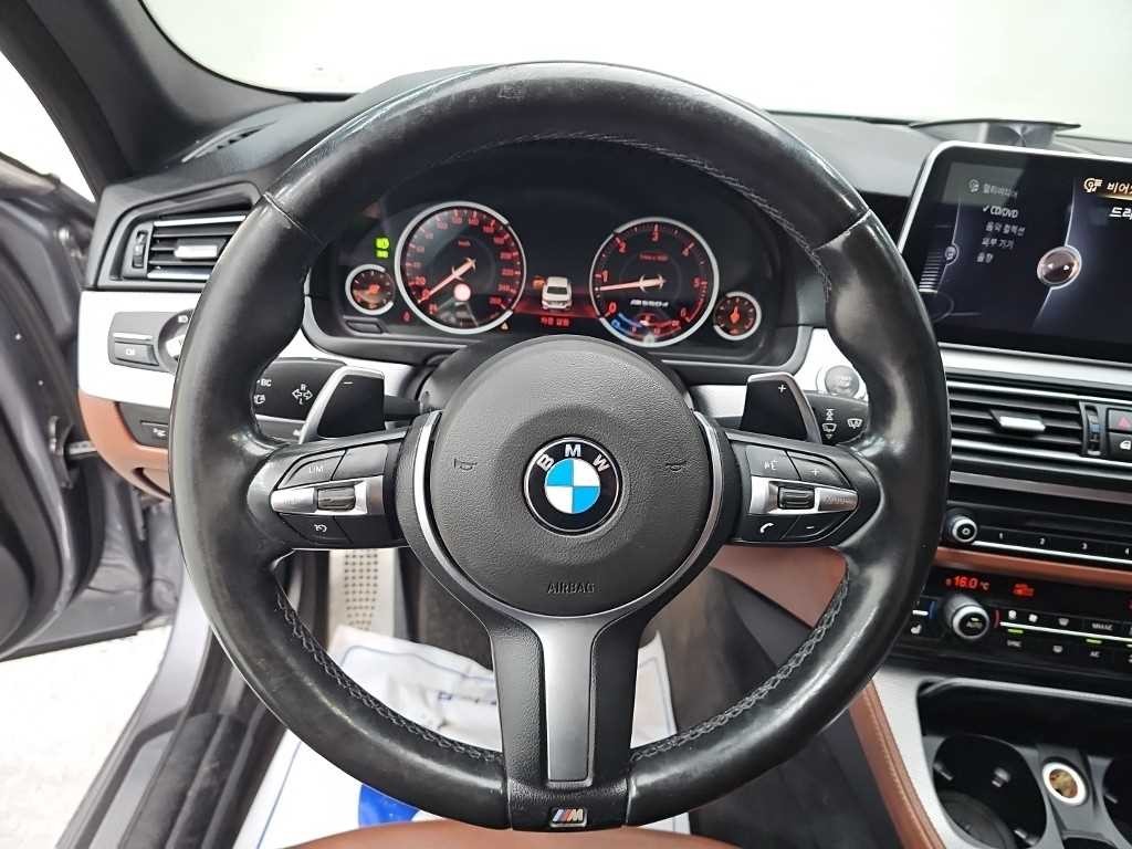 BMW 5시리즈 5시리즈 (F10) M550d xDrive 이미지 9