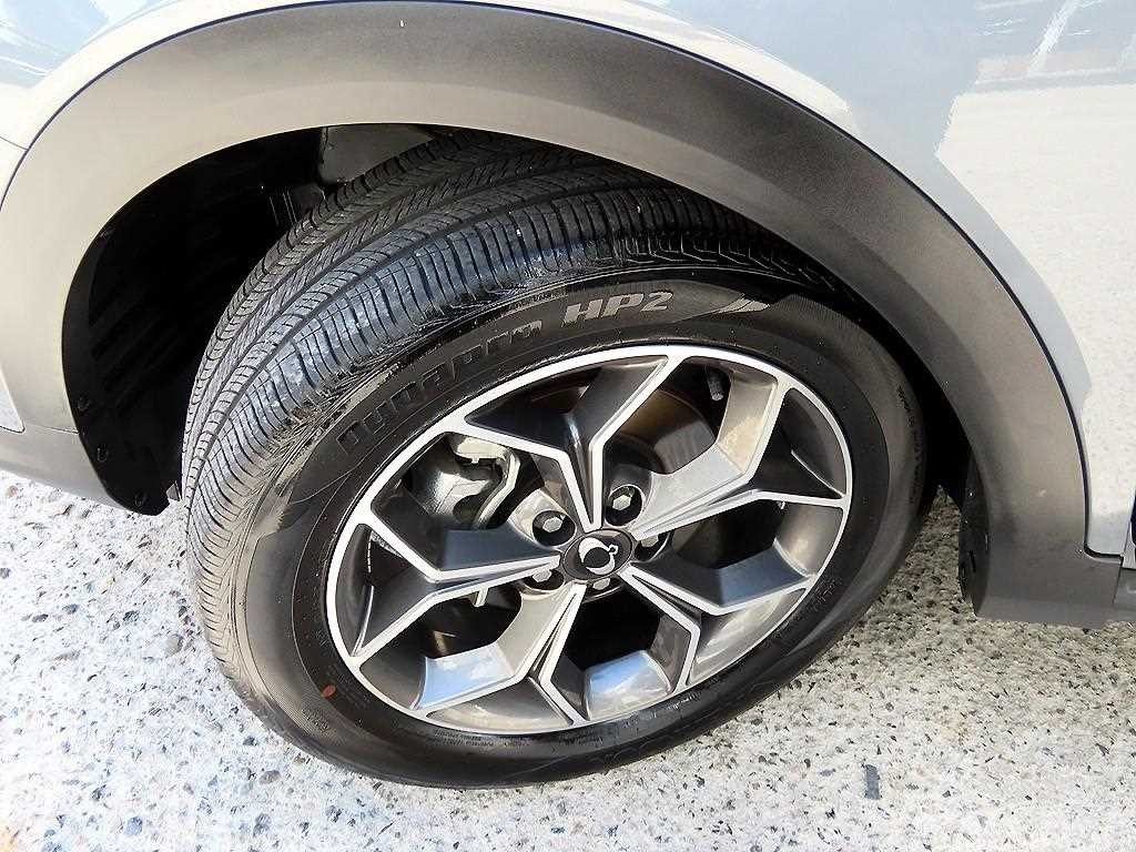 KG모빌리티(쌍용) 코란도 뷰티풀코란도 2WD 가솔린 1.5 C5 이미지 20