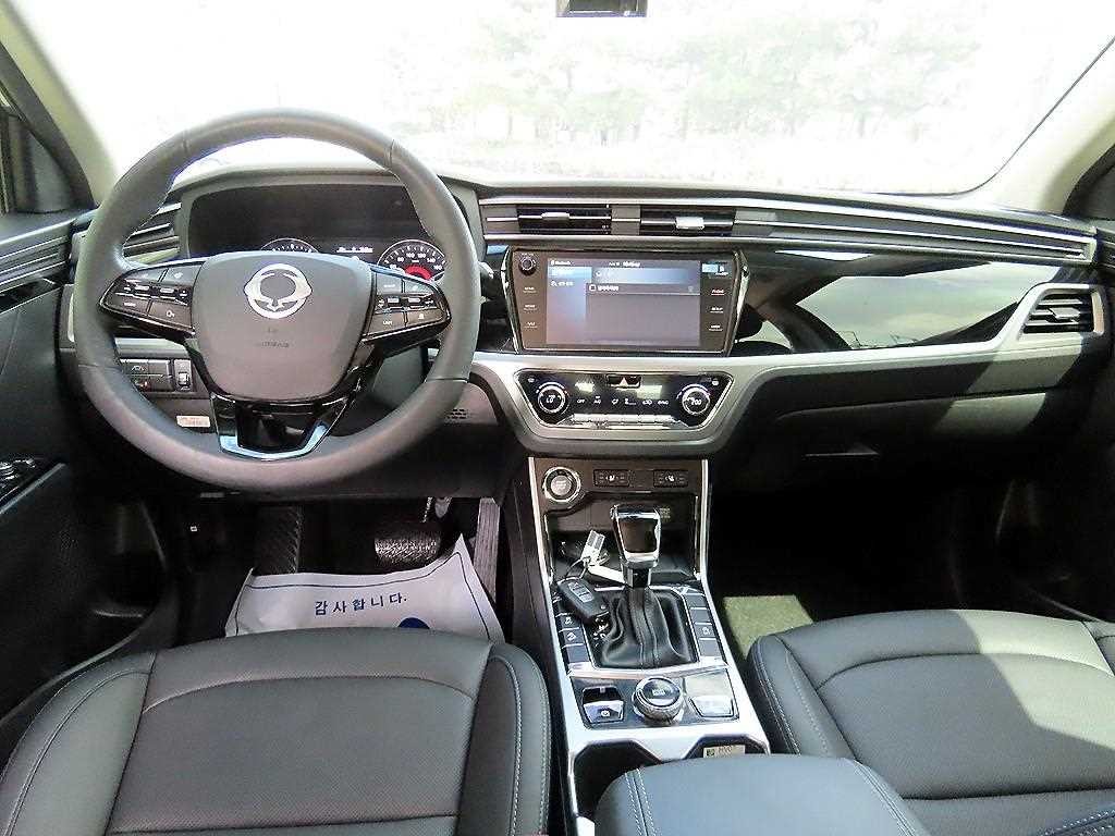 KG모빌리티(쌍용) 코란도 뷰티풀코란도 2WD 가솔린 1.5 C5 이미지 7