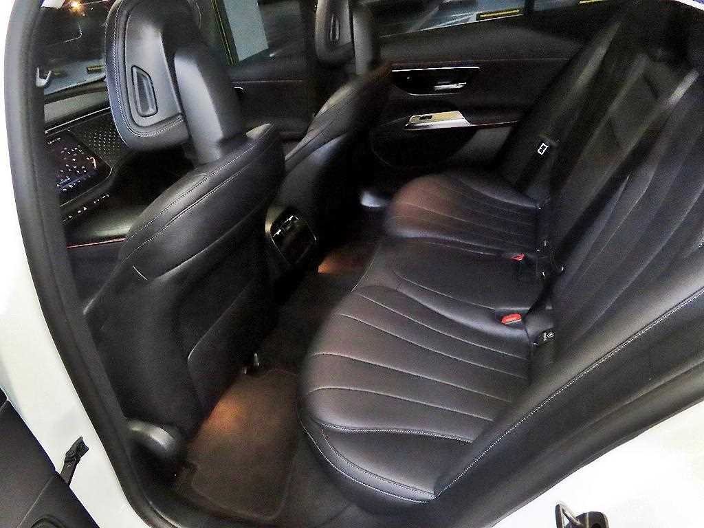 벤츠 E 클래스 E-클래스 W214 E220d 4MATIC 익스클루시브 이미지 7