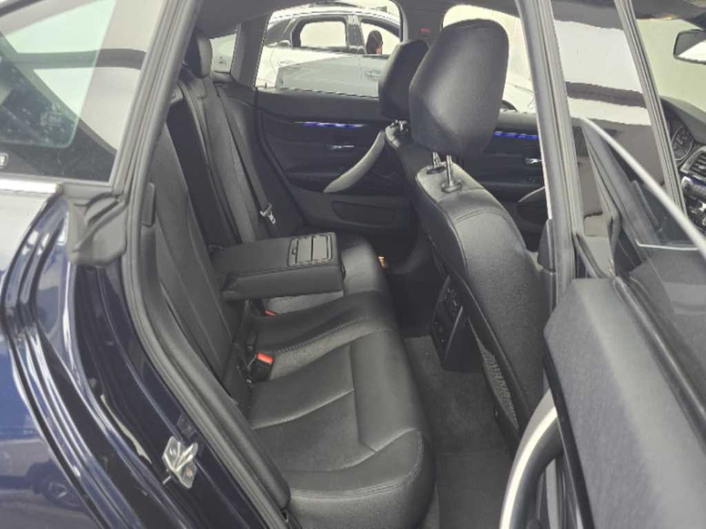 BMW 4시리즈 4시리즈 (F32) 420d 그란쿠페 럭셔리 이미지 10