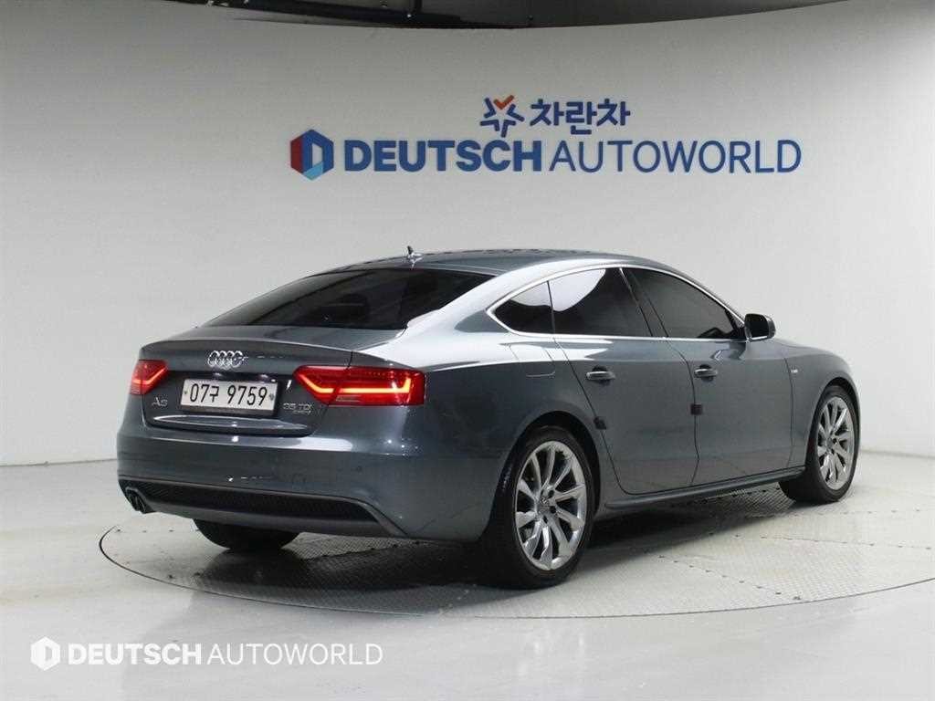 아우디 A5 35 TDI 콰트로 디자인 스포트백 이미지 2