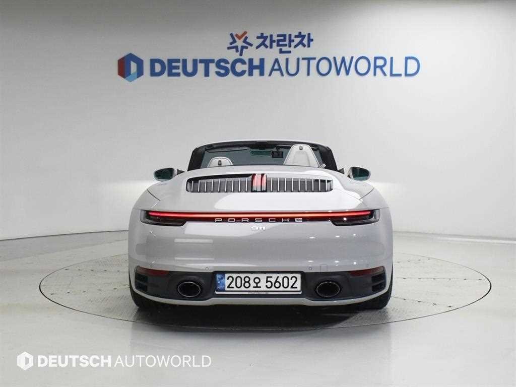 포르쉐 911 911(992) 카레라 4 카브리올레 이미지 4