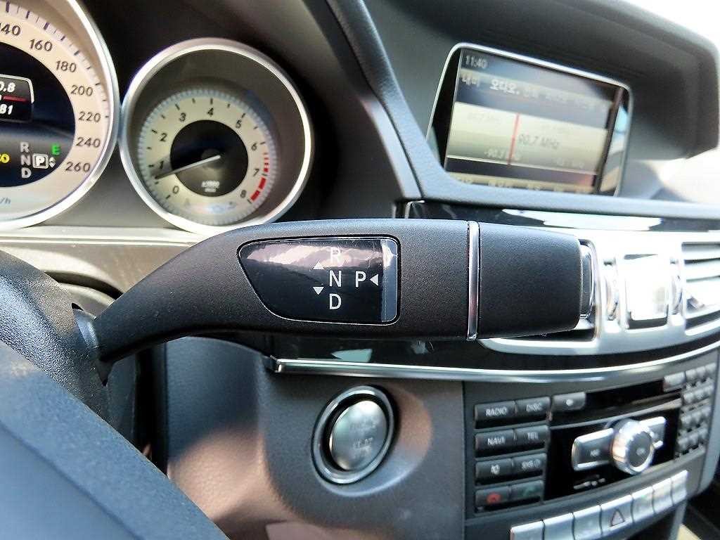 벤츠 E 클래스 E-클래스 W212 E300 4MATIC 아방가르드 이미지 10