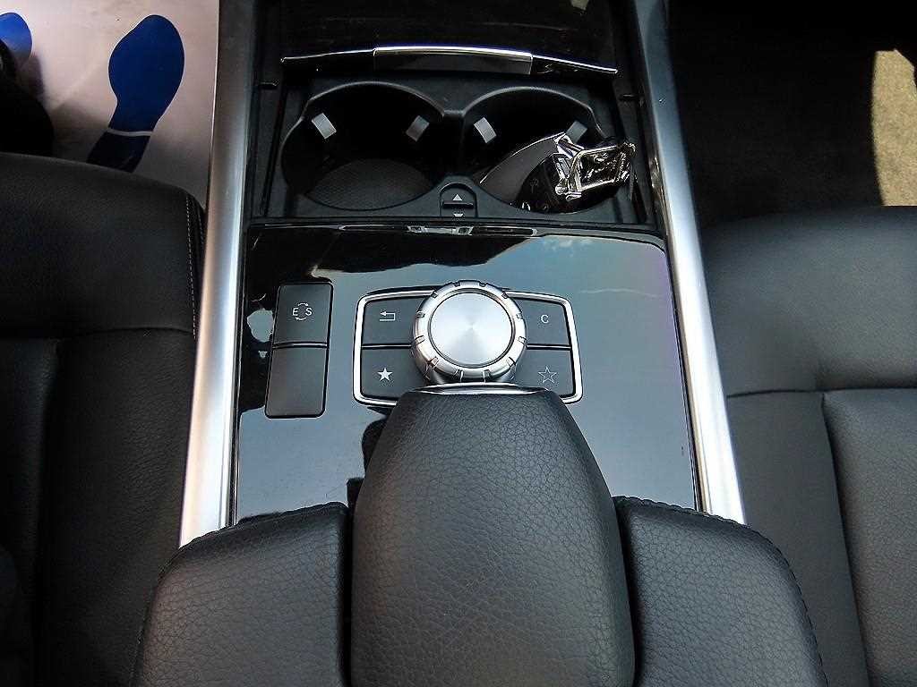 벤츠 E 클래스 E-클래스 W212 E300 4MATIC 아방가르드 이미지 12