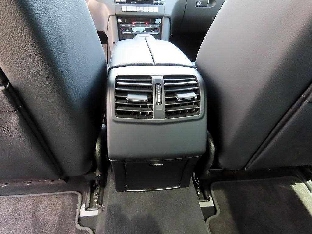 벤츠 E 클래스 E-클래스 W212 E300 4MATIC 아방가르드 이미지 16