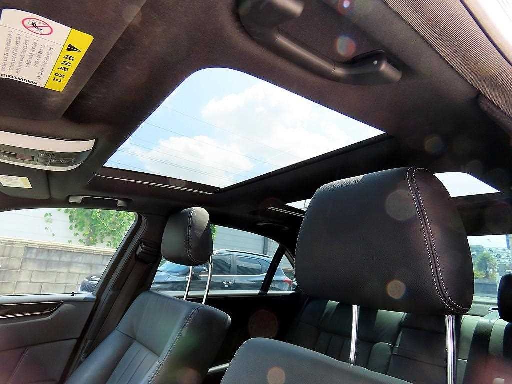 벤츠 E 클래스 E-클래스 W212 E300 4MATIC 아방가르드 이미지 17