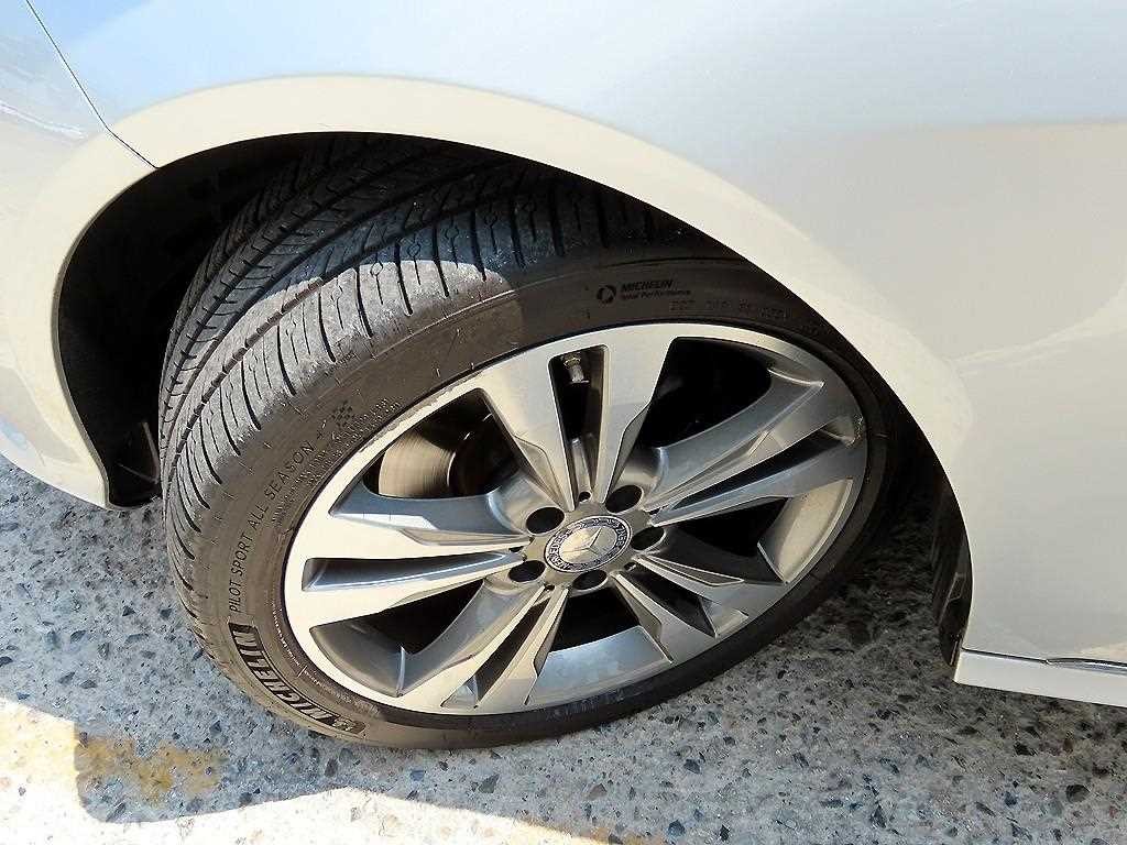 벤츠 E 클래스 E-클래스 W212 E300 4MATIC 아방가르드 이미지 20