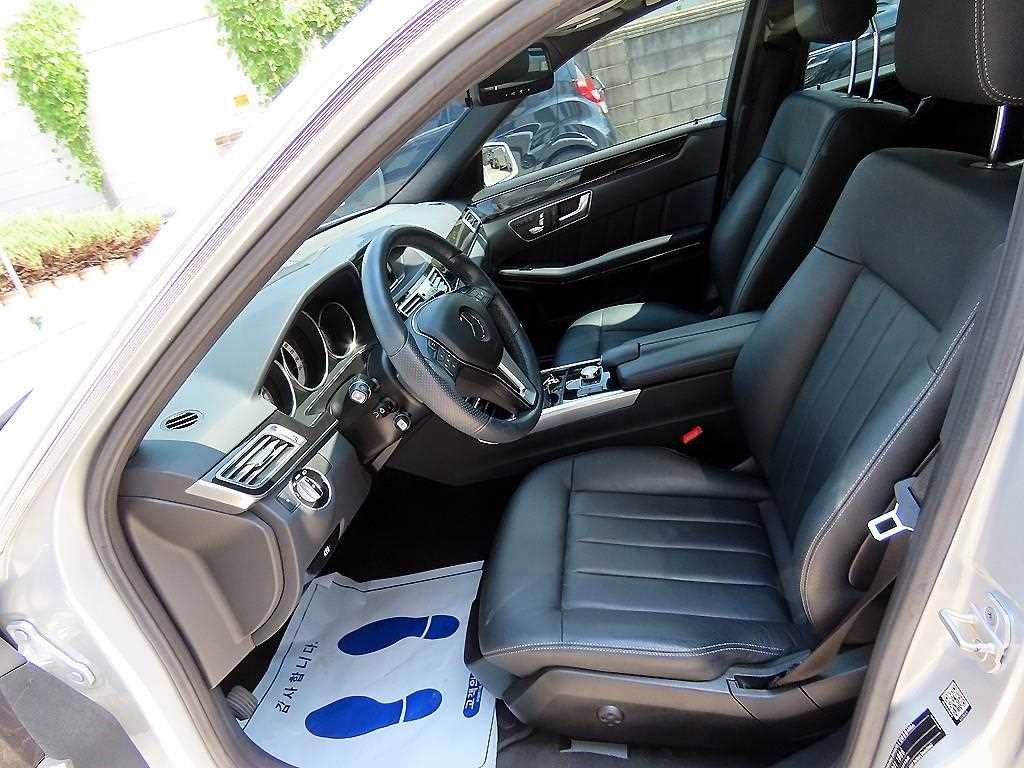 벤츠 E 클래스 E-클래스 W212 E300 4MATIC 아방가르드 이미지 5
