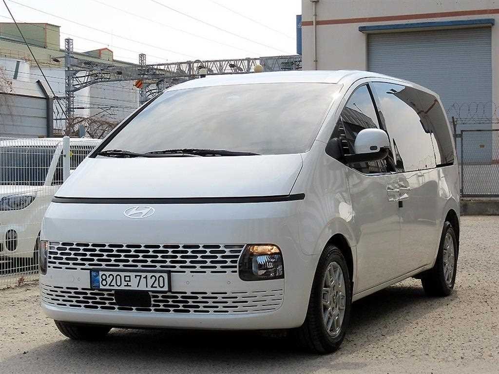 현대 스타리아 2WD 디젤 카고 모던 5인승 이미지 2