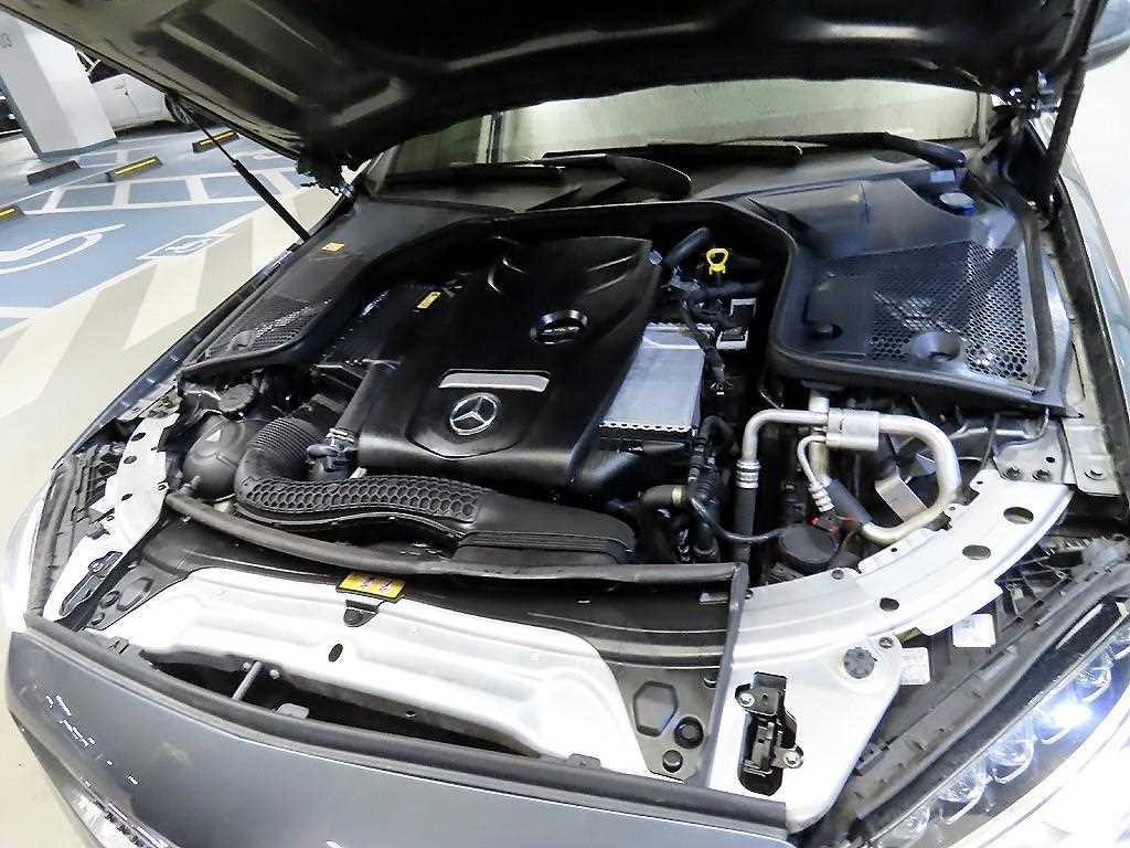 벤츠 C 클래스 C클래스 W205 C200 쿠페 이미지 19
