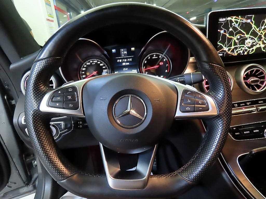 벤츠 C 클래스 C클래스 W205 C200 쿠페 이미지 8