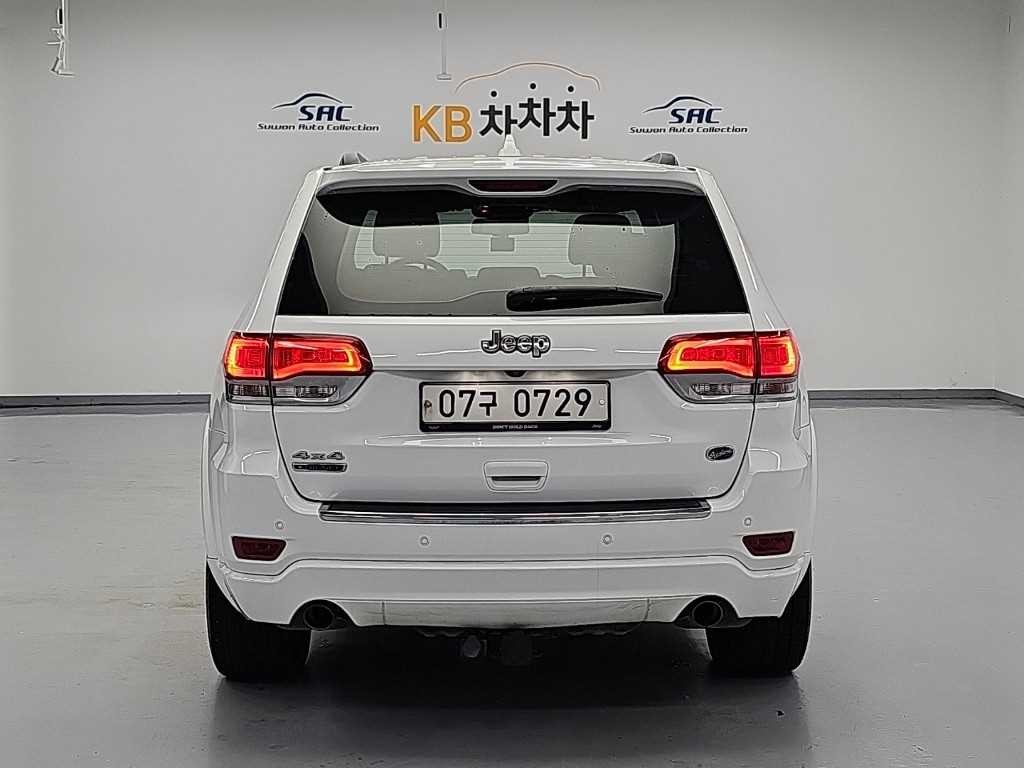 지프 체로키 올 뉴 그랜드체로키 3.0 CRD 오버랜드 이미지 3