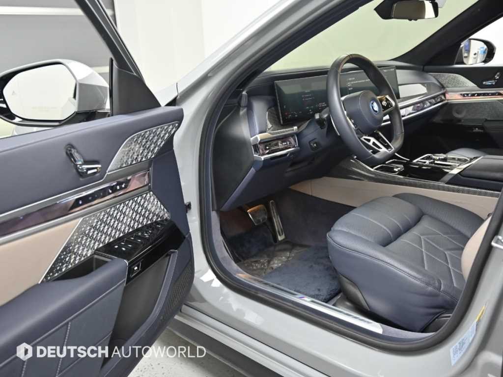 BMW 7시리즈 7시리즈 (G70) 750e xDrive M 스포츠 이미지 11