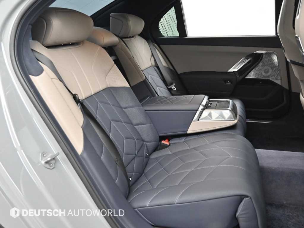 BMW 7시리즈 7시리즈 (G70) 750e xDrive M 스포츠 이미지 12